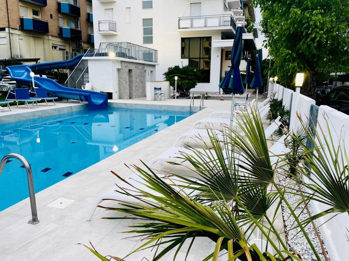 Clubhotel Residence Cesenatico Εξωτερικό φωτογραφία